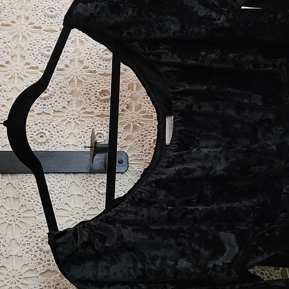 Woman's top - Picture 5 of 8